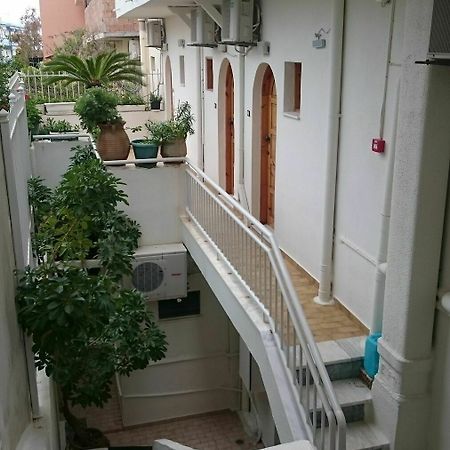 Lovely Holidays Hotel Χερσόνησος Εξωτερικό φωτογραφία