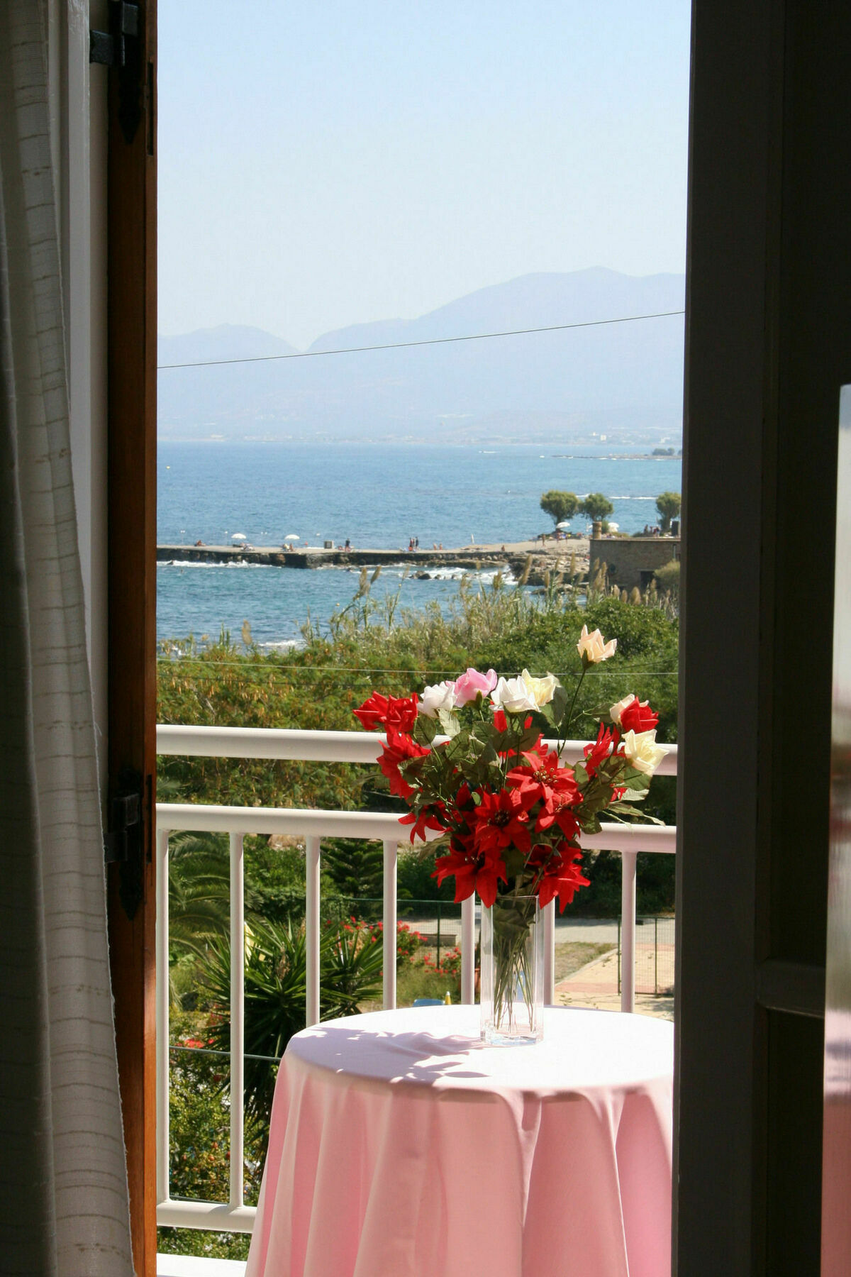 Lovely Holidays Hotel Χερσόνησος Εξωτερικό φωτογραφία