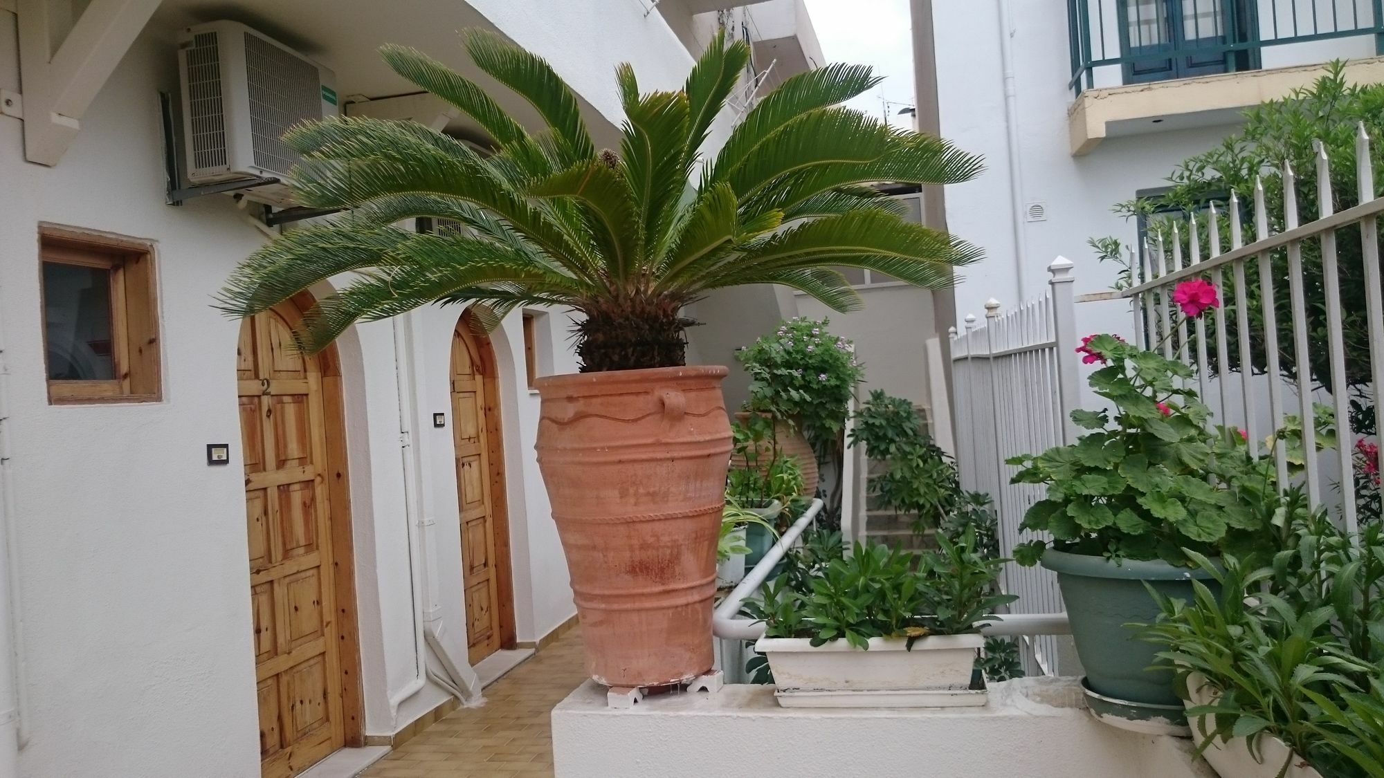Lovely Holidays Hotel Χερσόνησος Εξωτερικό φωτογραφία
